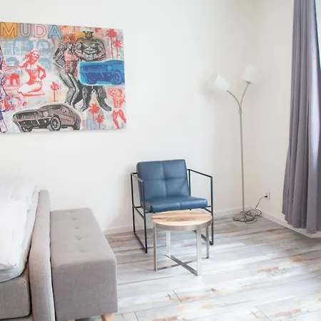 Rheinstream Guesthouse Basel-2