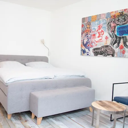 Rheinstream Guesthouse Basel-3