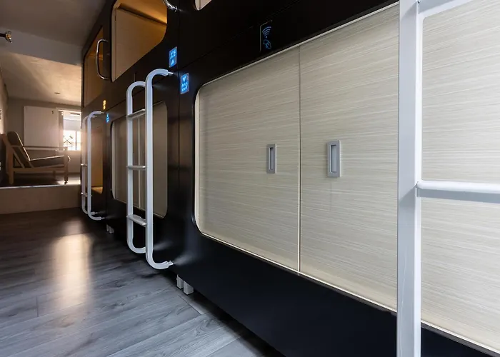 Mue Cubes - Capsule Hotel Basel
